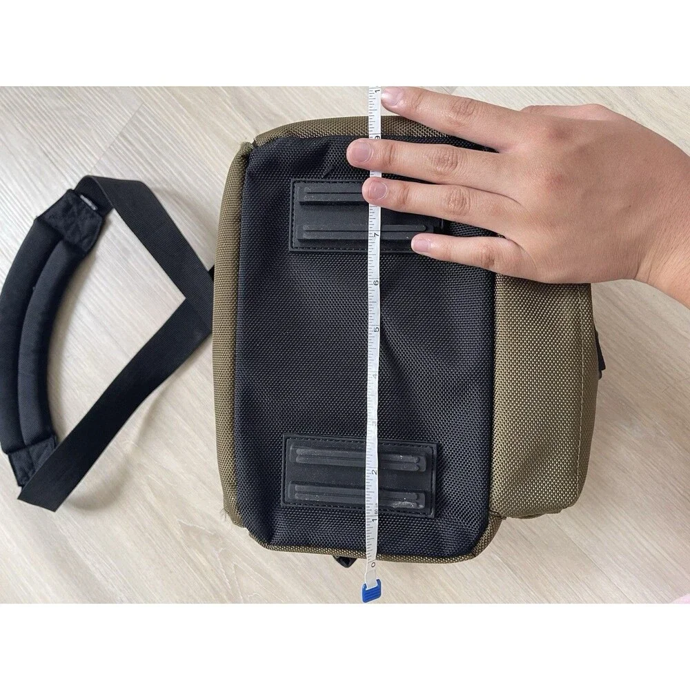 Canon Padded Nylon Camera Carry/Shoulder Bag w/ Strap, Accessory Compartments